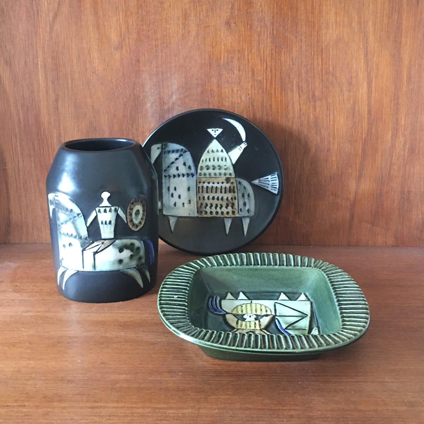 Plat décoratif en grès émaille , "Varite", Lisa Larson, Suede Gustavsberg. 60's