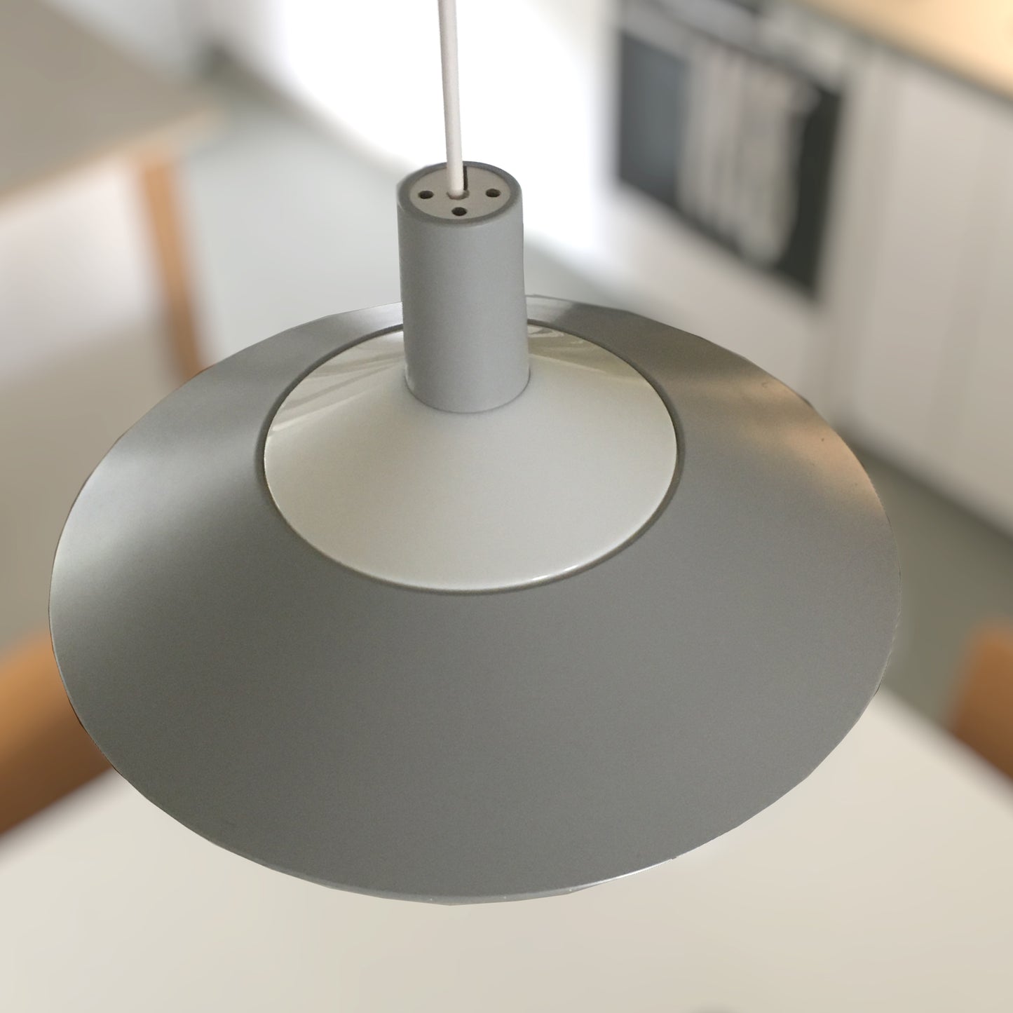 Suspension Klassependel en aluminium, verre et acrylique par Louis Poulsen, Danemark 1965