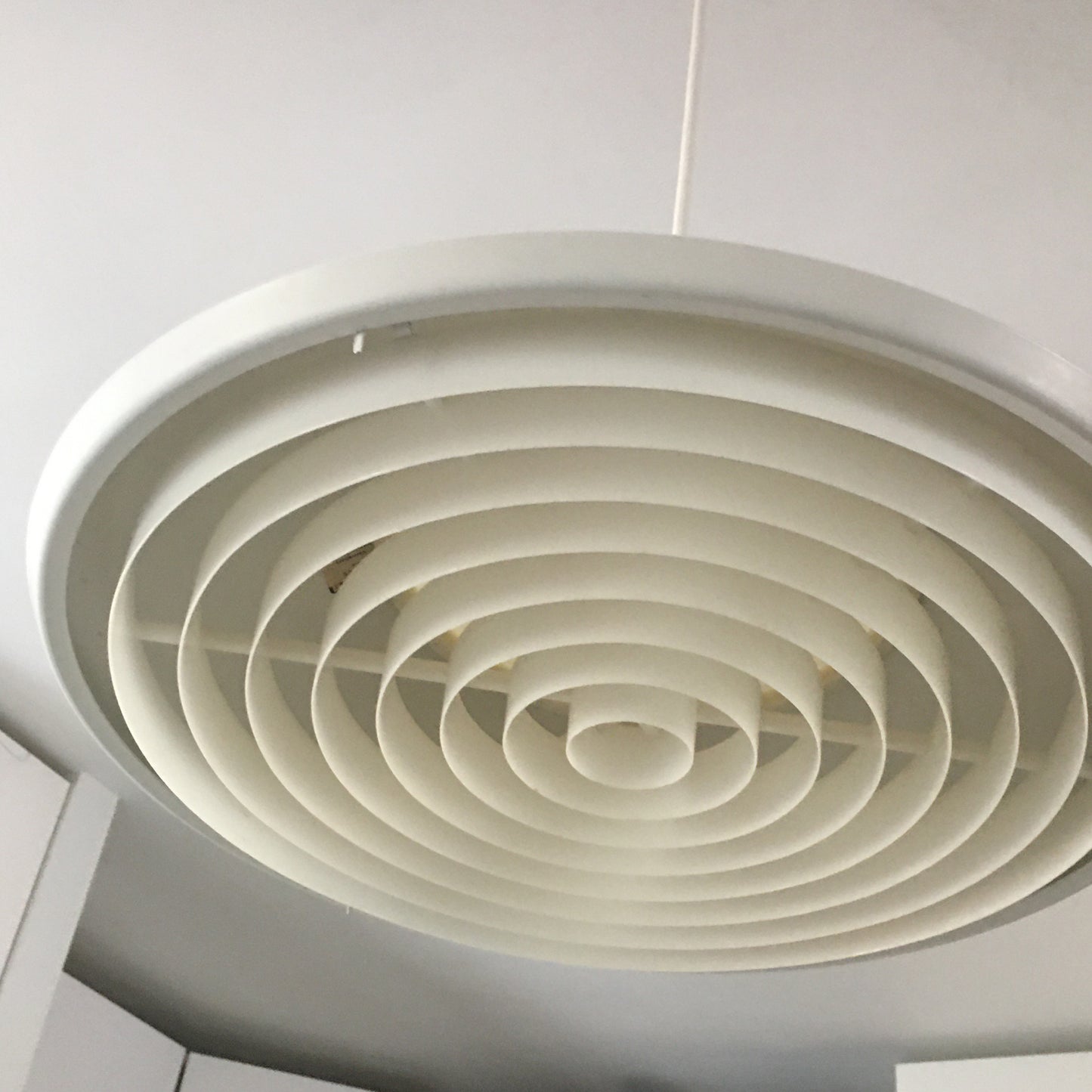 Suspension Klassependel Blanc , par Louis Poulsen, Danemark 1965
