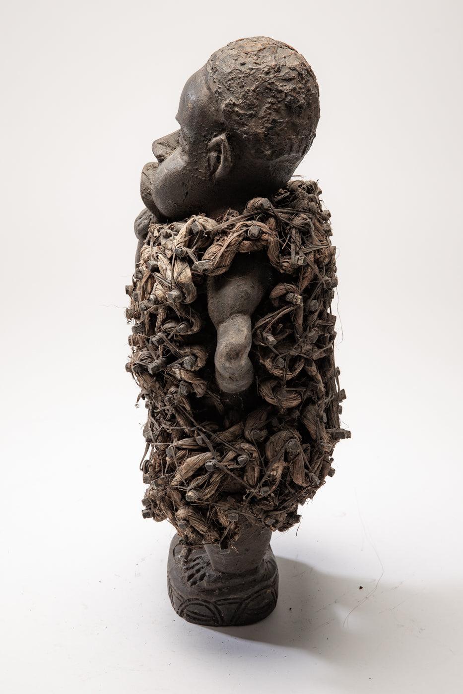 Sculpture en bois, raphia, Afrique