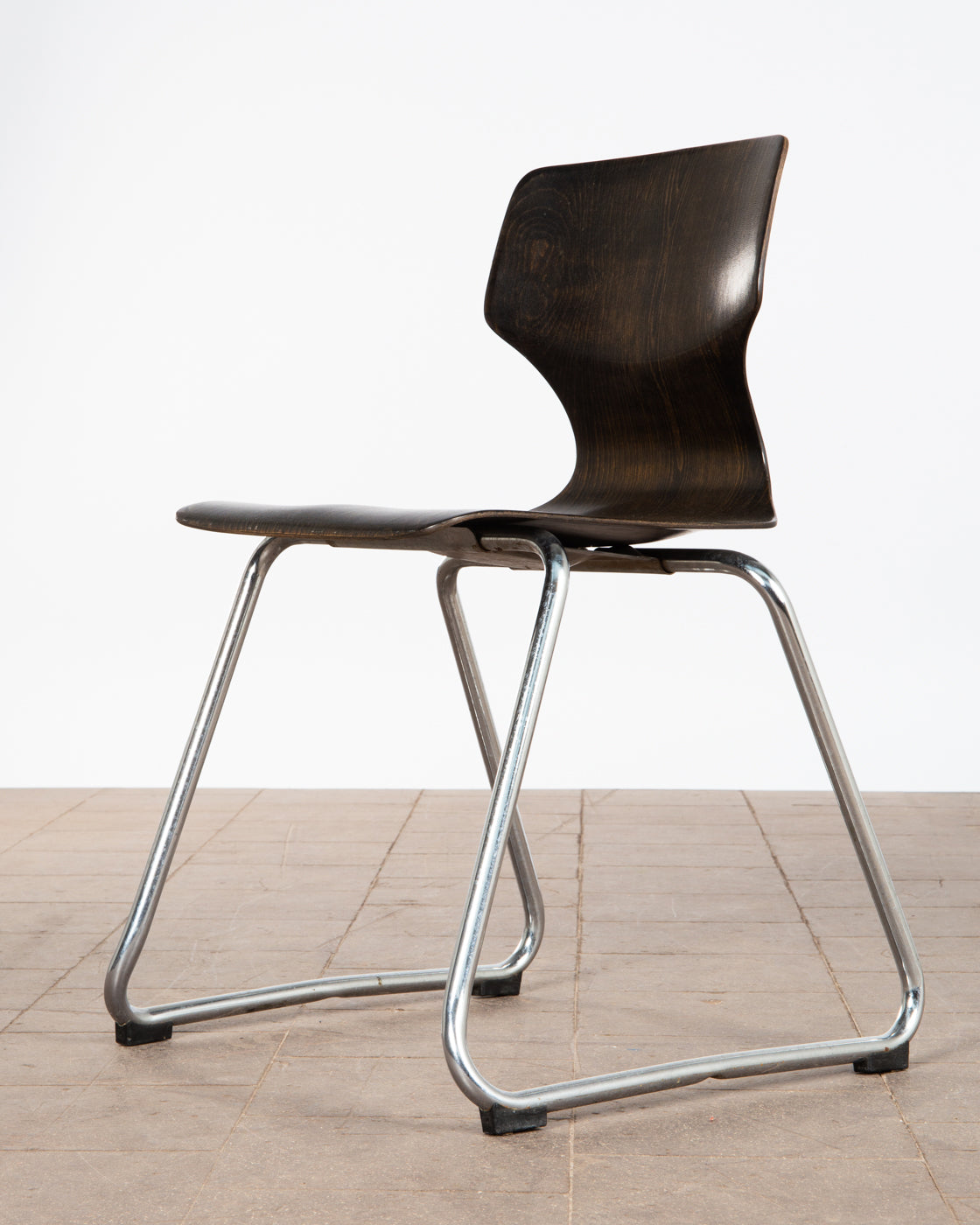 Chaises empilantes, Pagholz, années 1960(4)