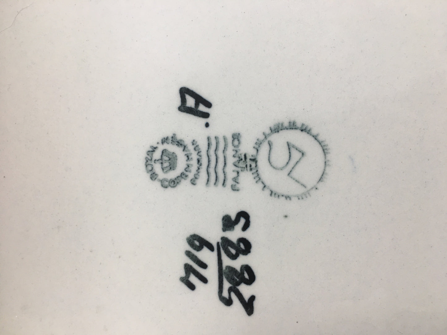 Plat carré série Tenera par Nils Thorsson pour Royal Copenhagen