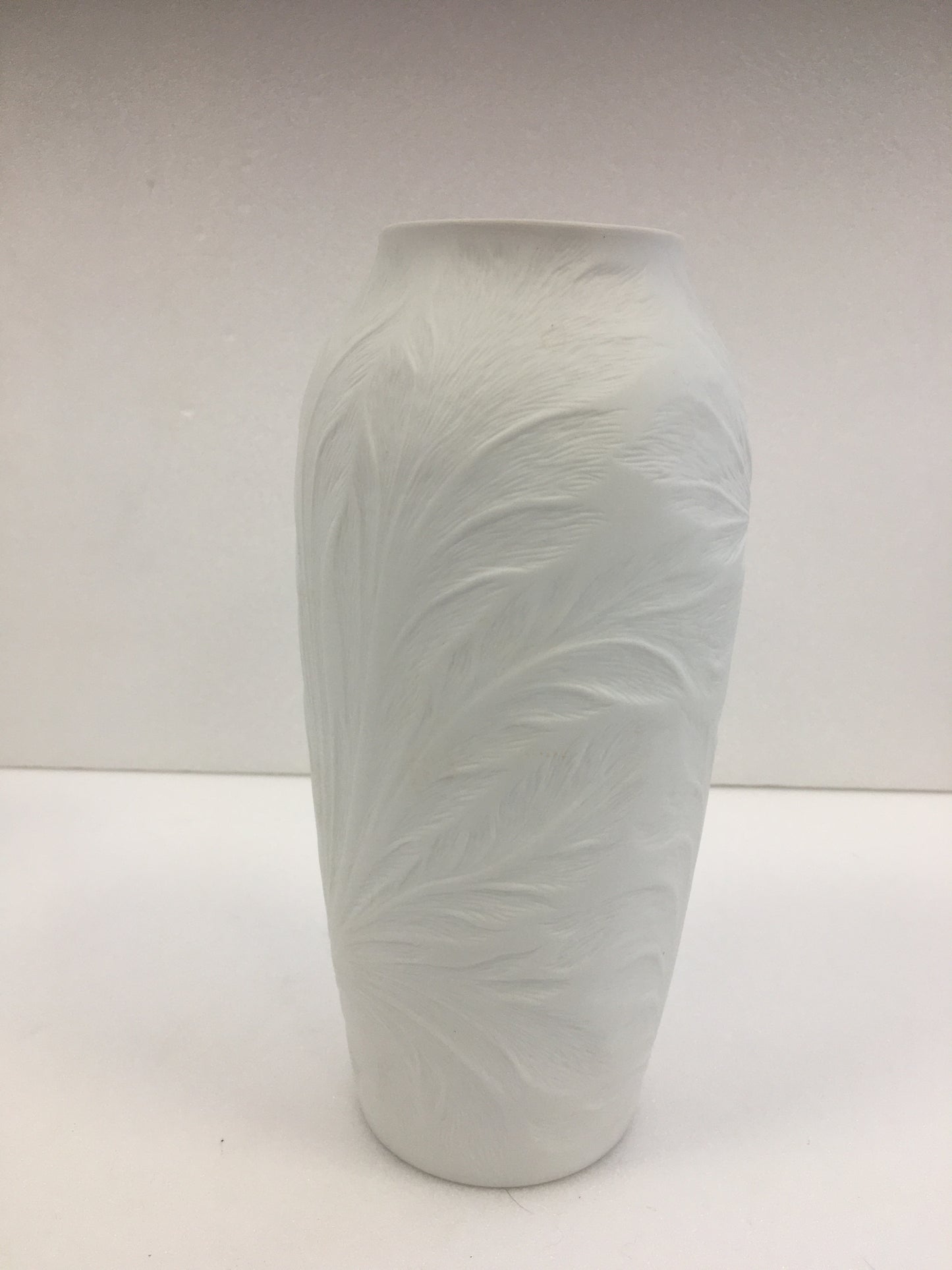 Vase en porcelaine blanc mat, Hutschenreuther 60