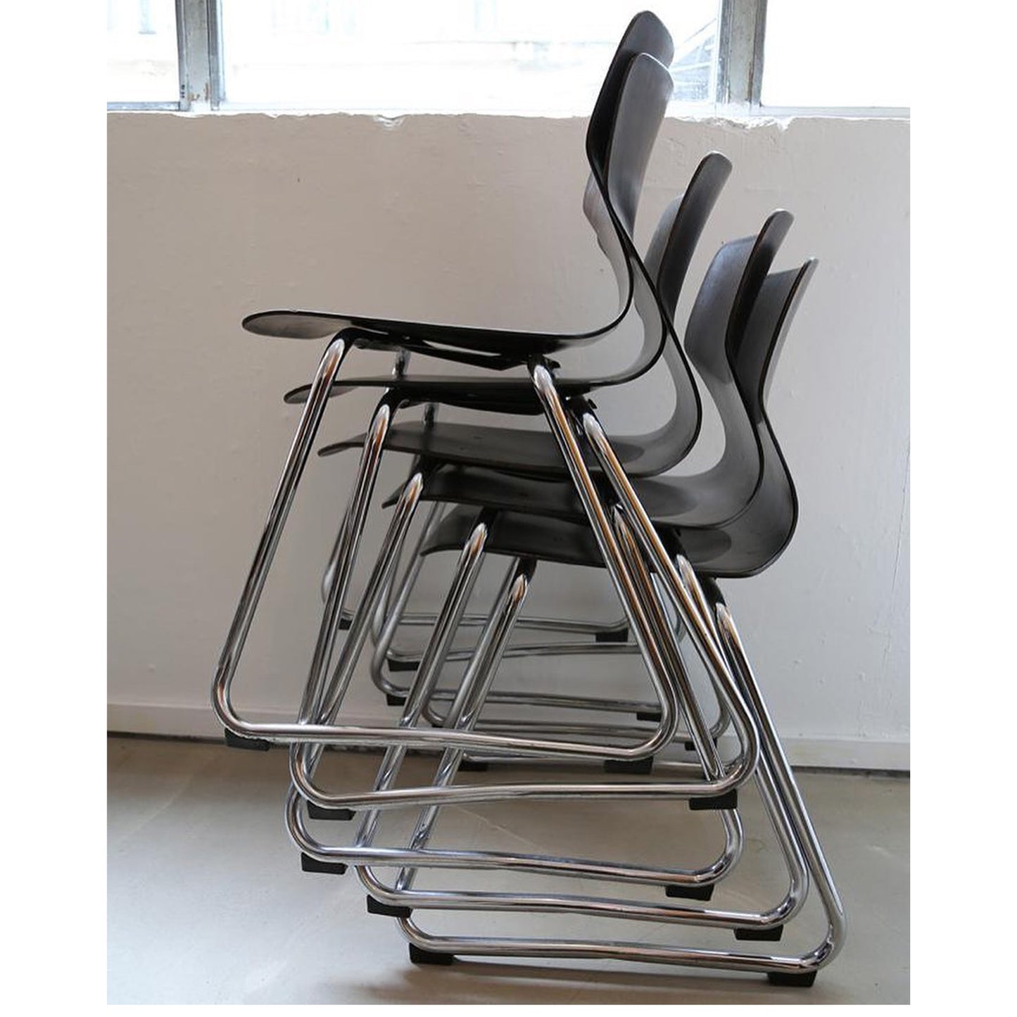 Chaises empilantes, Pagholz, années 1960(4)