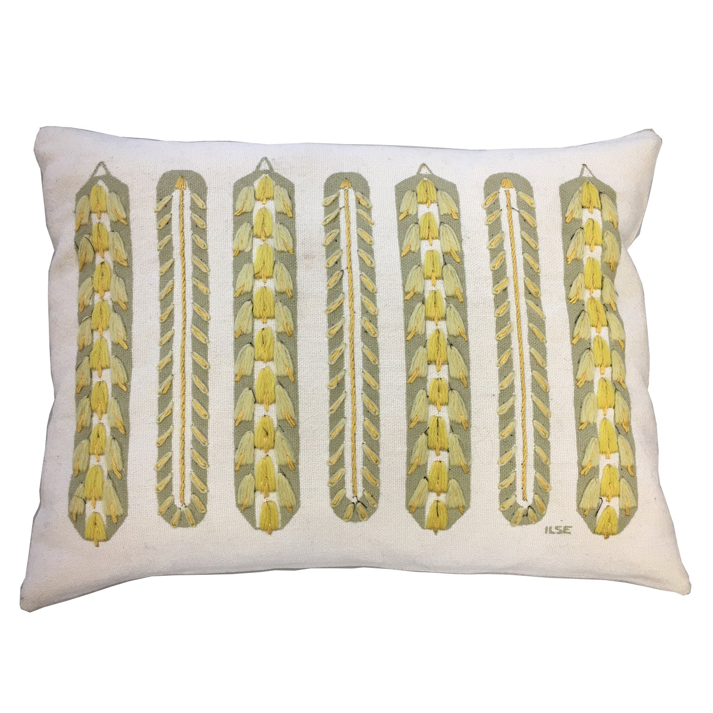 Coussin brodé à la main.