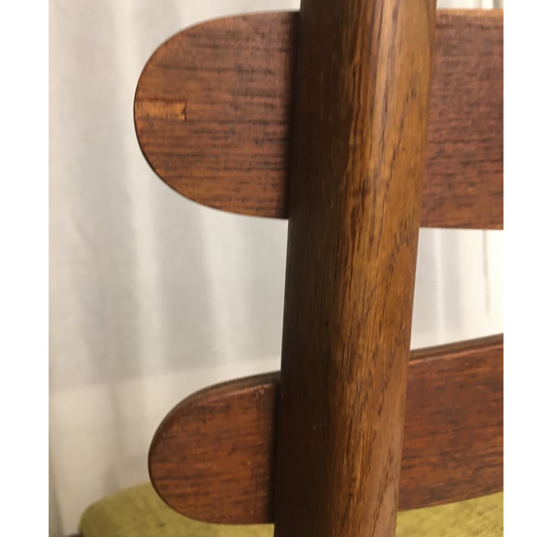 Chaise en Chêne massif , fabrication Danoise 60's