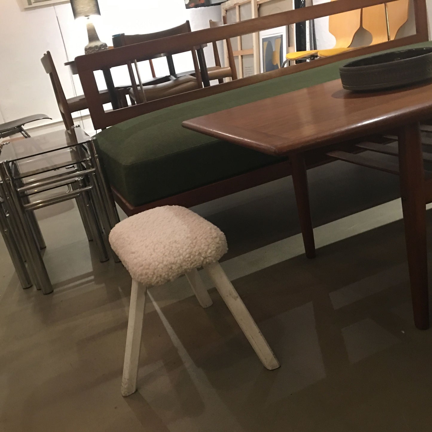 Tabouret hêtre peint, tissu "mouton" , Danois 60's