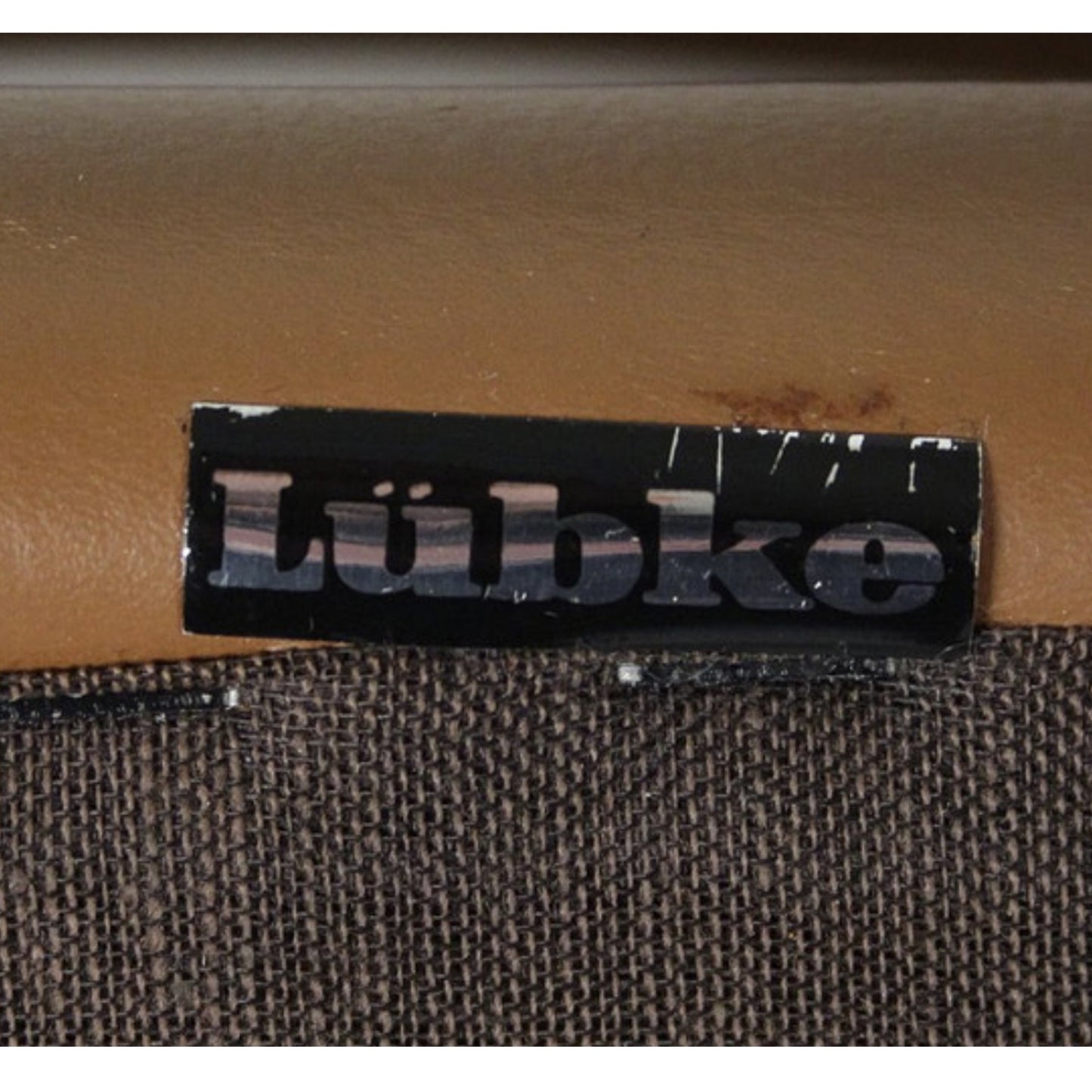 Chaises en palissandre et cuir kaki 1960s.(6)