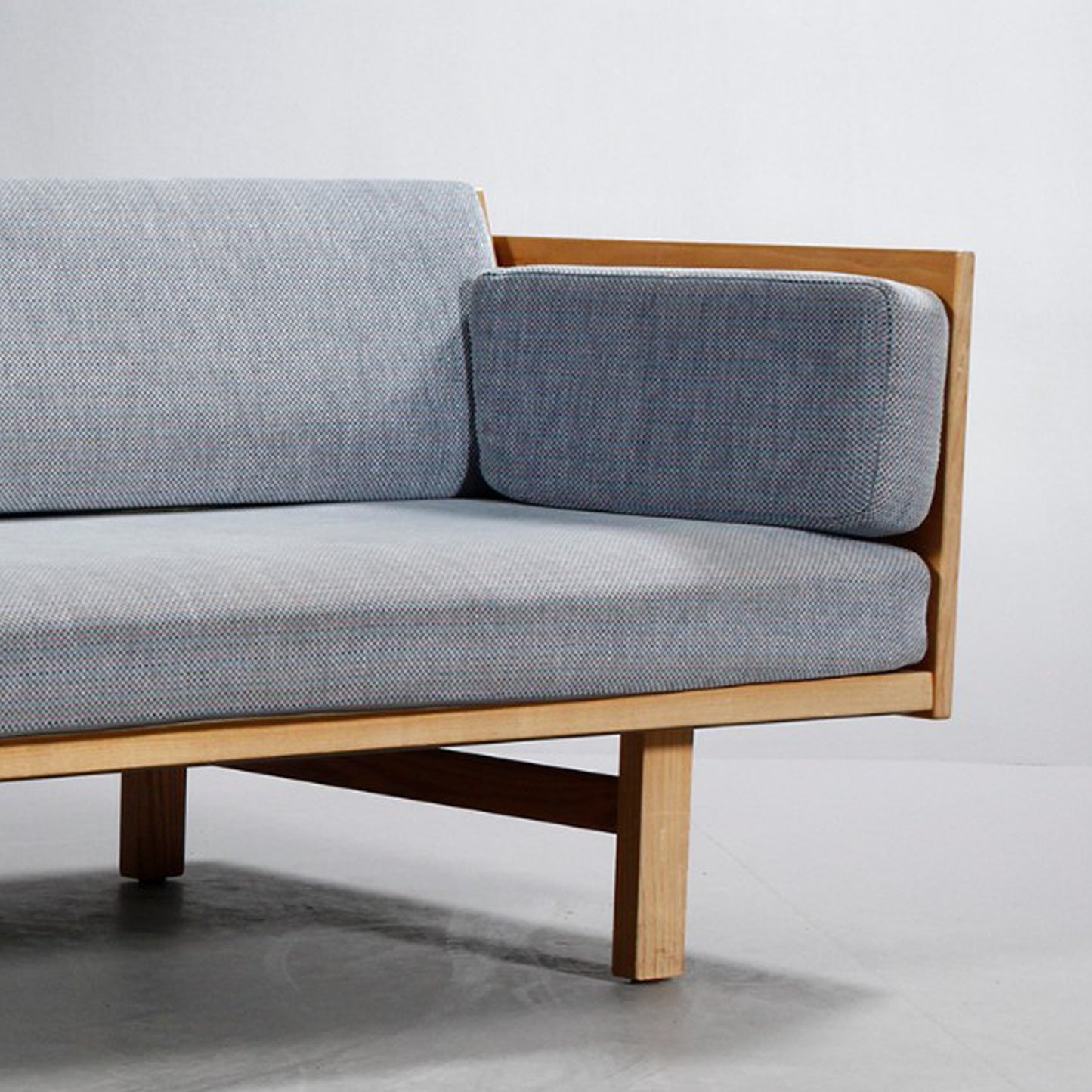 2_Hans J. Wegner. Canapé/ Lit de jour en bois de frêne. 1970