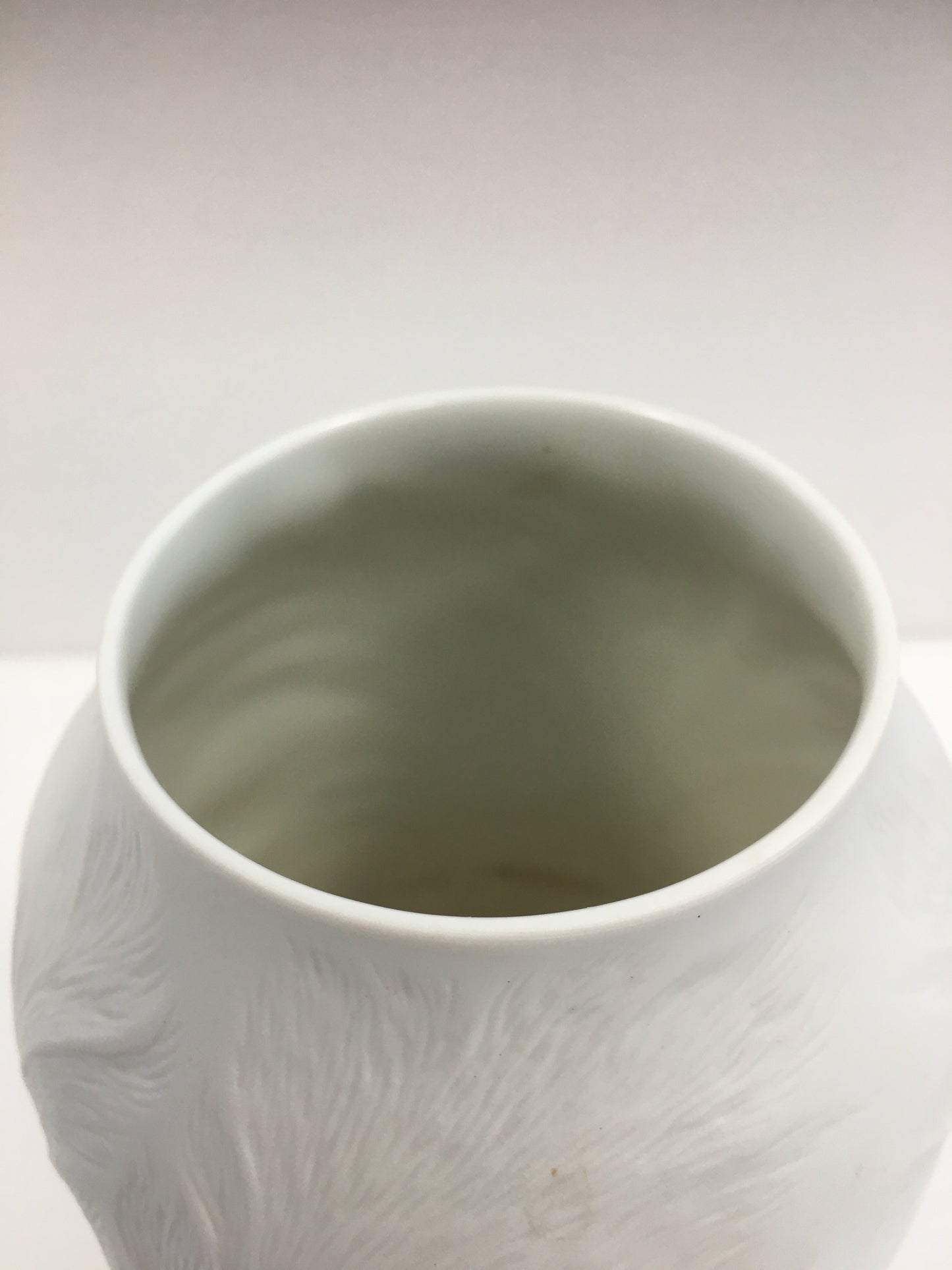 Vase en porcelaine blanc mat, Hutschenreuther 60